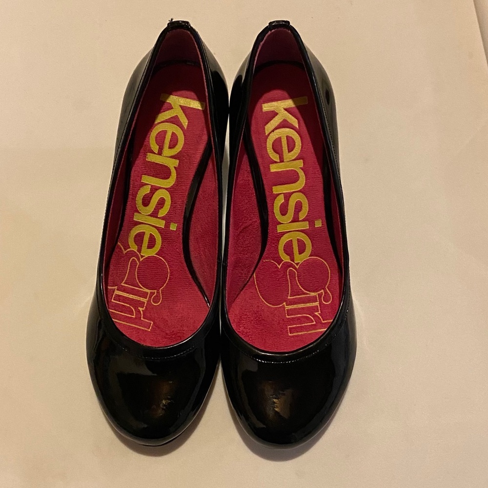 Kensie Girl Black Patent Leather Pumps, Size 5.5B